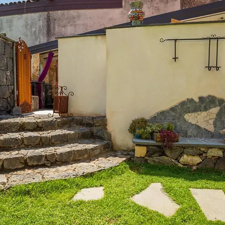 Holiday home Sikelia Relais